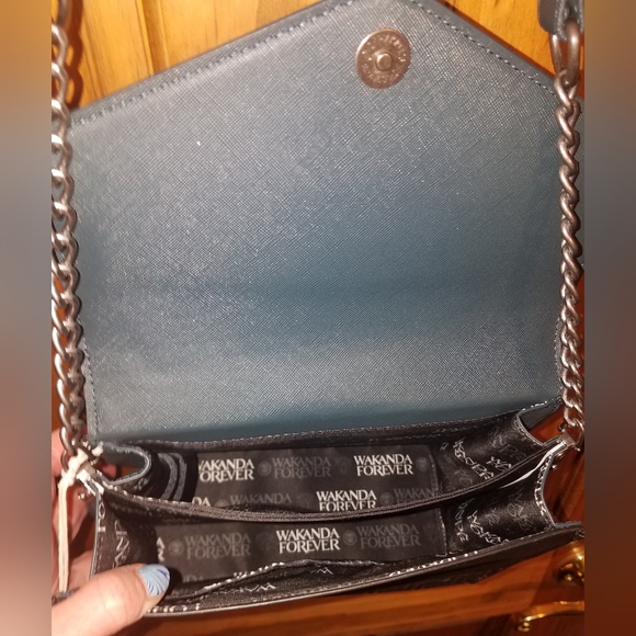 NWT Loungefly Marvel Black Panther Wakanda Forever Crossbody Bag - Picture 12 of 17